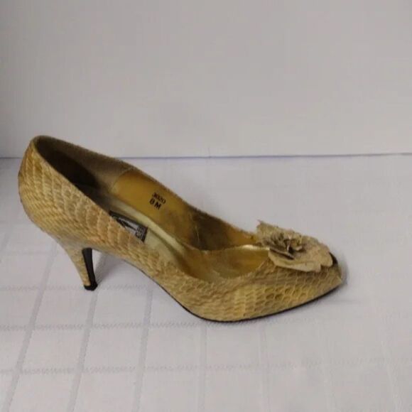 Vintage J Renee Champagne Snakeskin Floral Flower Rosette Pumps 8M Heels! - Picture 6 of 16